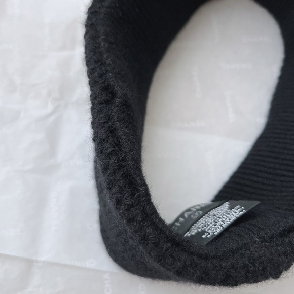 Auth Chanel CC Logo Black Knit Cashmere Headband - Picture 6 of 9